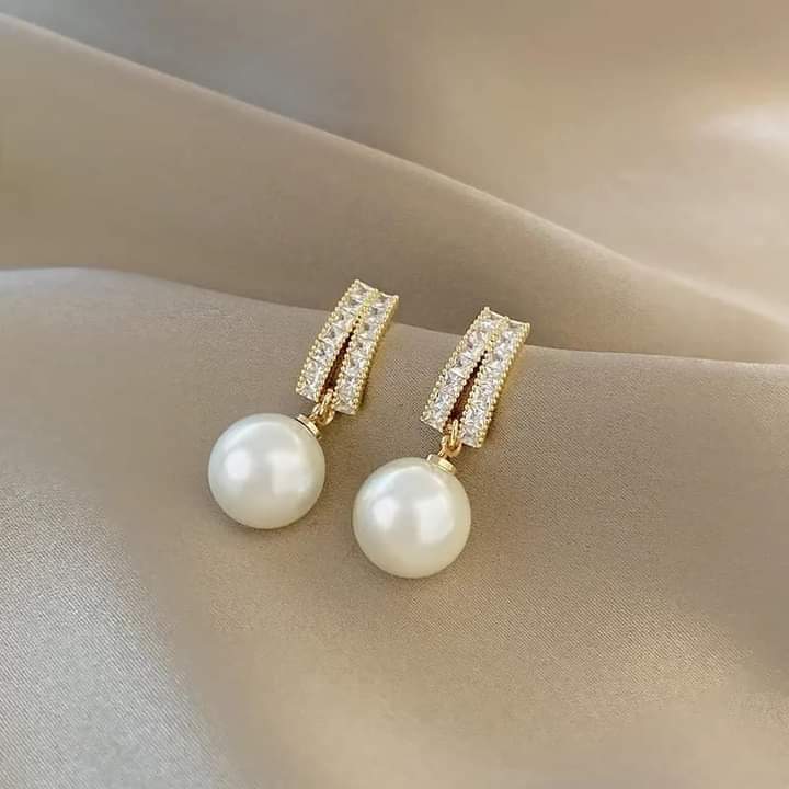 Sterling Silver Elegant Dangling Pearl Earrings